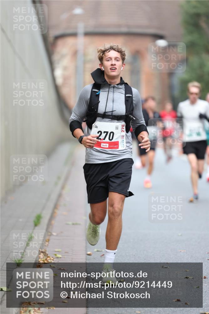 05.10.2025 - 20. swb-Marathon Bremen Michael Strokosch http://msf.ph/oto/9214449 05.10.2025 12:35:58 Laufen 0, 270, 270 meine-sportfotos.de