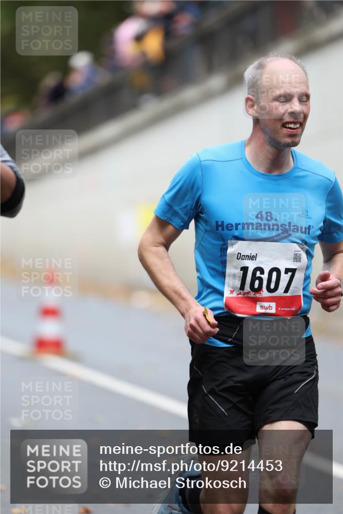 05.10.2025 - 20. swb-Marathon Bremen Michael Strokosch http://msf.ph/oto/9214453 05.10.2025 12:36:00 Laufen 48, 1607 meine-sportfotos.de