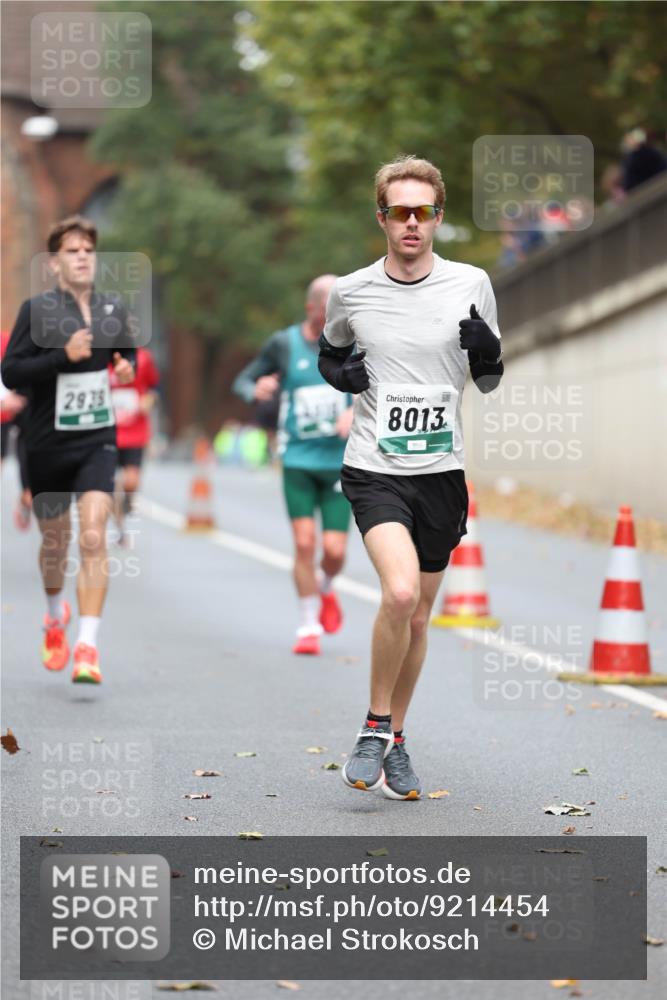05.10.2025 - 20. swb-Marathon Bremen Michael Strokosch http://msf.ph/oto/9214454 05.10.2025 12:36:01 Laufen 2938, 8013 meine-sportfotos.de