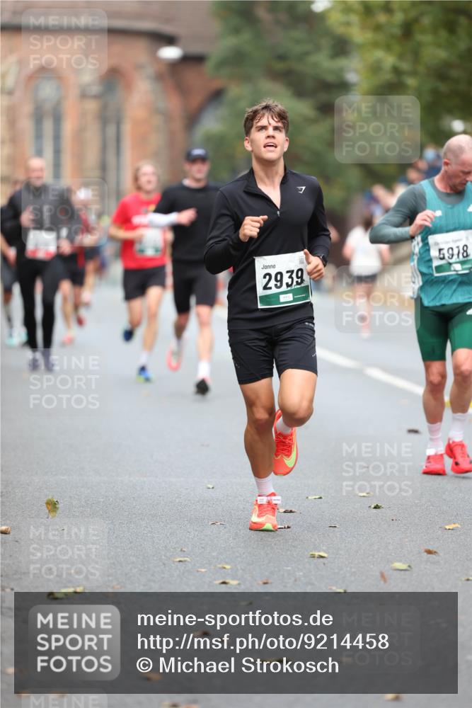 05.10.2025 - 20. swb-Marathon Bremen Michael Strokosch http://msf.ph/oto/9214458 05.10.2025 12:36:02 Laufen 7, 2939, 5918 meine-sportfotos.de
