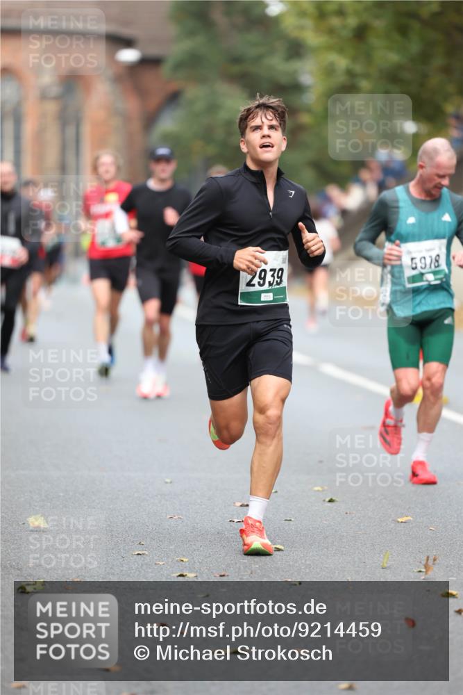 05.10.2025 - 20. swb-Marathon Bremen Michael Strokosch http://msf.ph/oto/9214459 05.10.2025 12:36:02 Laufen 2939, 7, 5918 meine-sportfotos.de