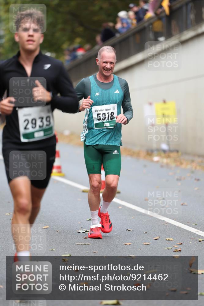 05.10.2025 - 20. swb-Marathon Bremen Michael Strokosch http://msf.ph/oto/9214462 05.10.2025 12:36:03 Laufen 2939, 5918 meine-sportfotos.de