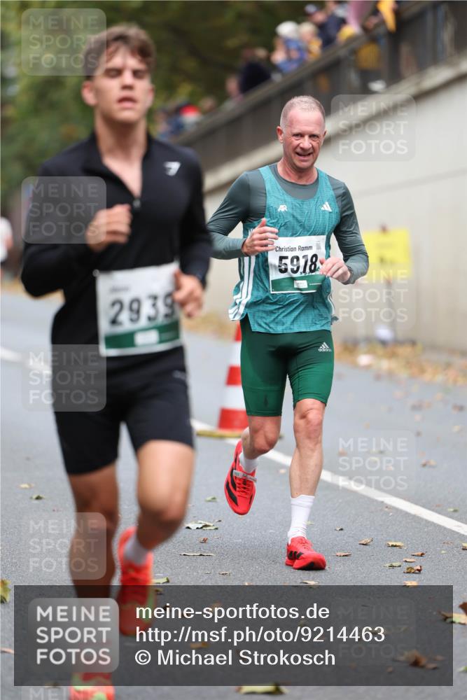 05.10.2025 - 20. swb-Marathon Bremen Michael Strokosch http://msf.ph/oto/9214463 05.10.2025 12:36:04 Laufen 2939, 5918 meine-sportfotos.de