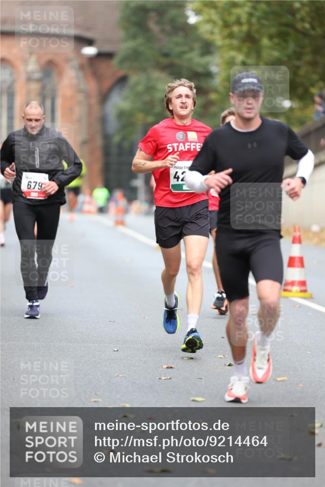 05.10.2025 - 20. swb-Marathon Bremen Michael Strokosch http://msf.ph/oto/9214464 05.10.2025 12:36:06 Laufen 679, 42 meine-sportfotos.de
