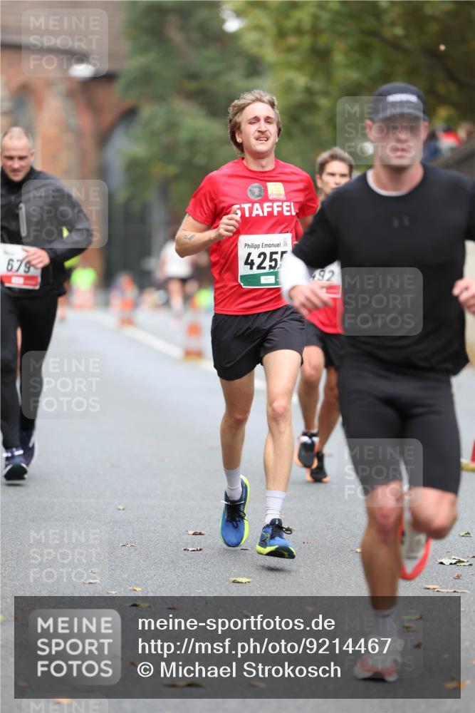 05.10.2025 - 20. swb-Marathon Bremen Michael Strokosch http://msf.ph/oto/9214467 05.10.2025 12:36:06 Laufen 679, 4255, 492, 4 meine-sportfotos.de
