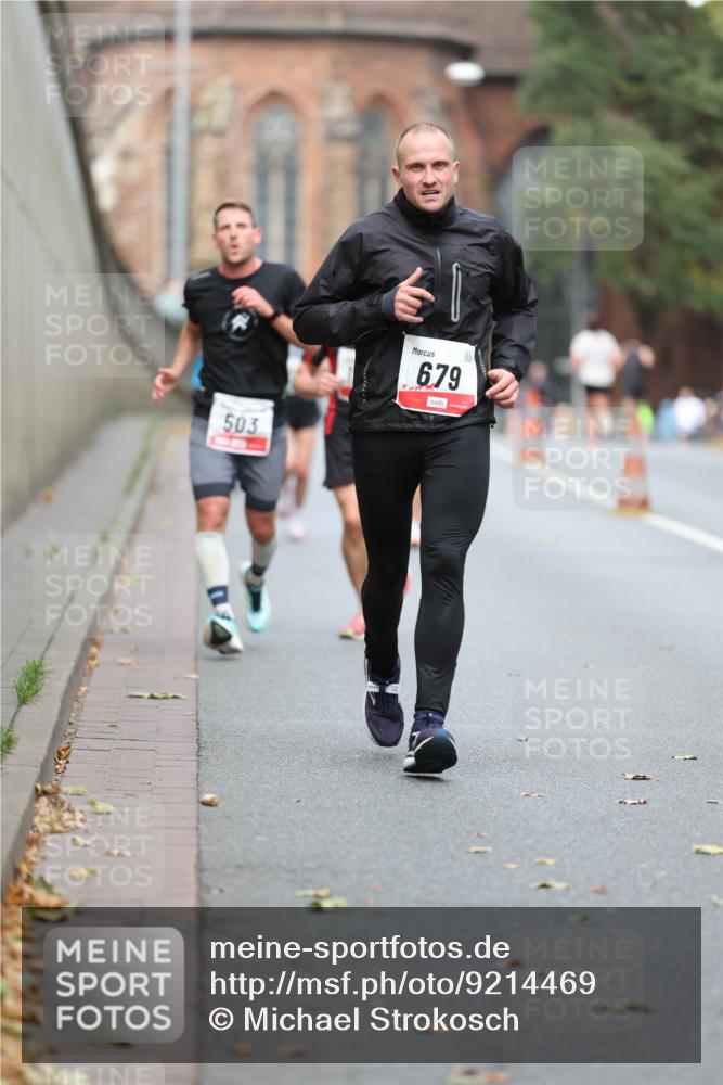 05.10.2025 - 20. swb-Marathon Bremen Michael Strokosch http://msf.ph/oto/9214469 05.10.2025 12:36:07 Laufen 503, 679 meine-sportfotos.de
