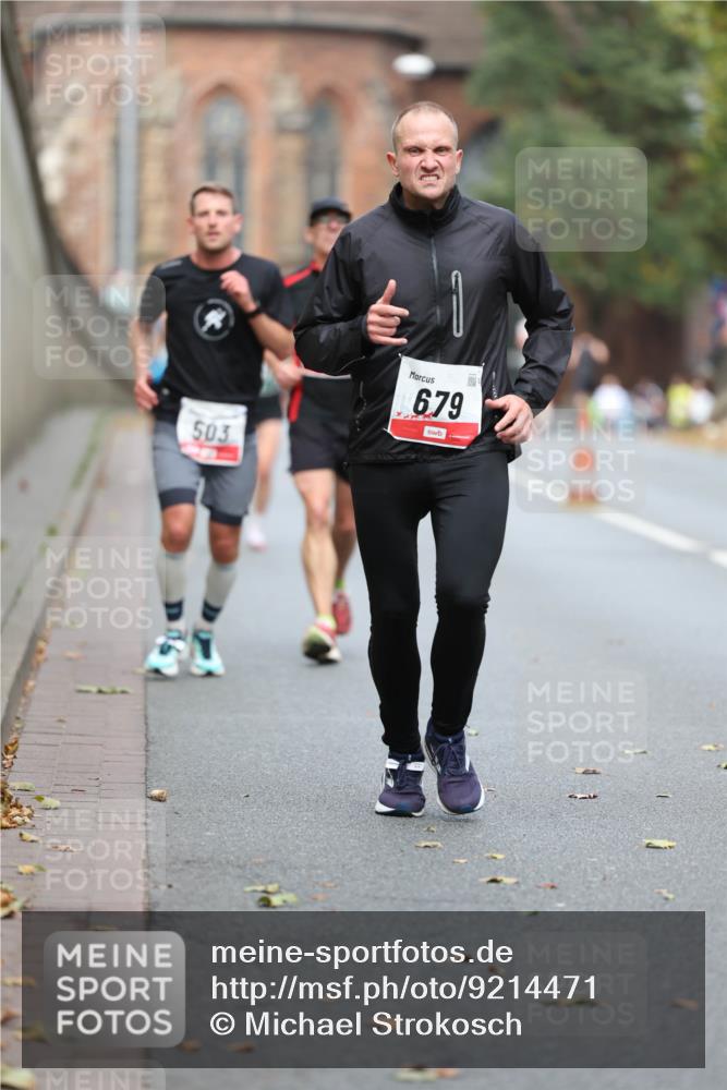 05.10.2025 - 20. swb-Marathon Bremen Michael Strokosch http://msf.ph/oto/9214471 05.10.2025 12:36:08 Laufen 503, 6, 79 meine-sportfotos.de