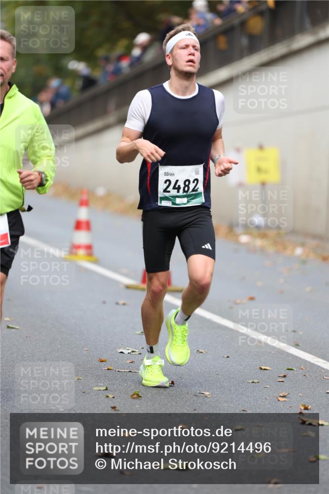 05.10.2025 - 20. swb-Marathon Bremen Michael Strokosch http://msf.ph/oto/9214496 05.10.2025 12:36:24 Laufen 2482 meine-sportfotos.de