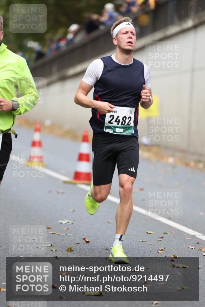 05.10.2025 - 20. swb-Marathon Bremen Michael Strokosch http://msf.ph/oto/9214497 05.10.2025 12:36:25 Laufen 2482 meine-sportfotos.de