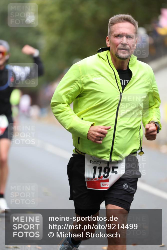 05.10.2025 - 20. swb-Marathon Bremen Michael Strokosch http://msf.ph/oto/9214499 05.10.2025 12:36:26 Laufen 1195 meine-sportfotos.de