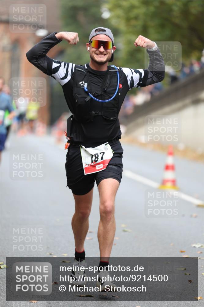05.10.2025 - 20. swb-Marathon Bremen Michael Strokosch http://msf.ph/oto/9214500 05.10.2025 12:36:26 Laufen 187 meine-sportfotos.de