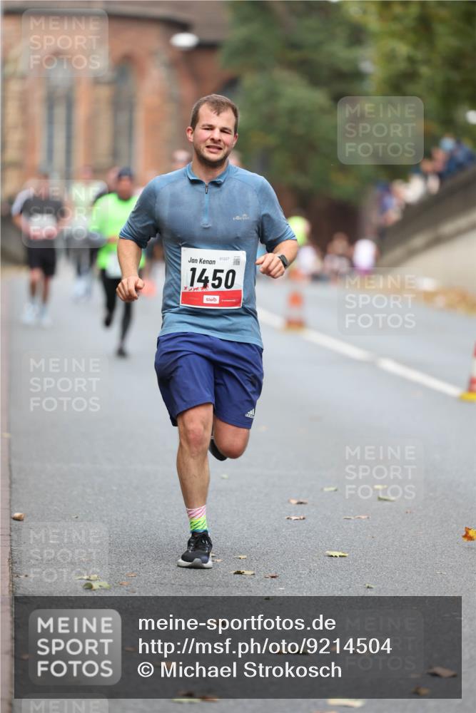 05.10.2025 - 20. swb-Marathon Bremen Michael Strokosch http://msf.ph/oto/9214504 05.10.2025 12:36:30 Laufen 01227, 1450 meine-sportfotos.de
