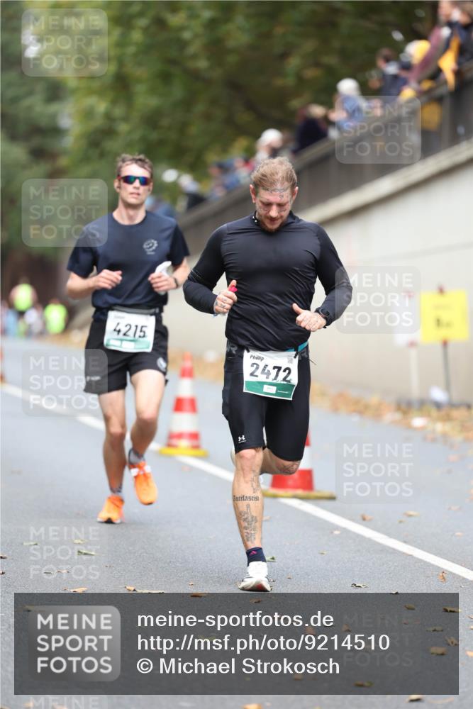 05.10.2025 - 20. swb-Marathon Bremen Michael Strokosch http://msf.ph/oto/9214510 05.10.2025 12:36:35 Laufen 4215, 2472 meine-sportfotos.de