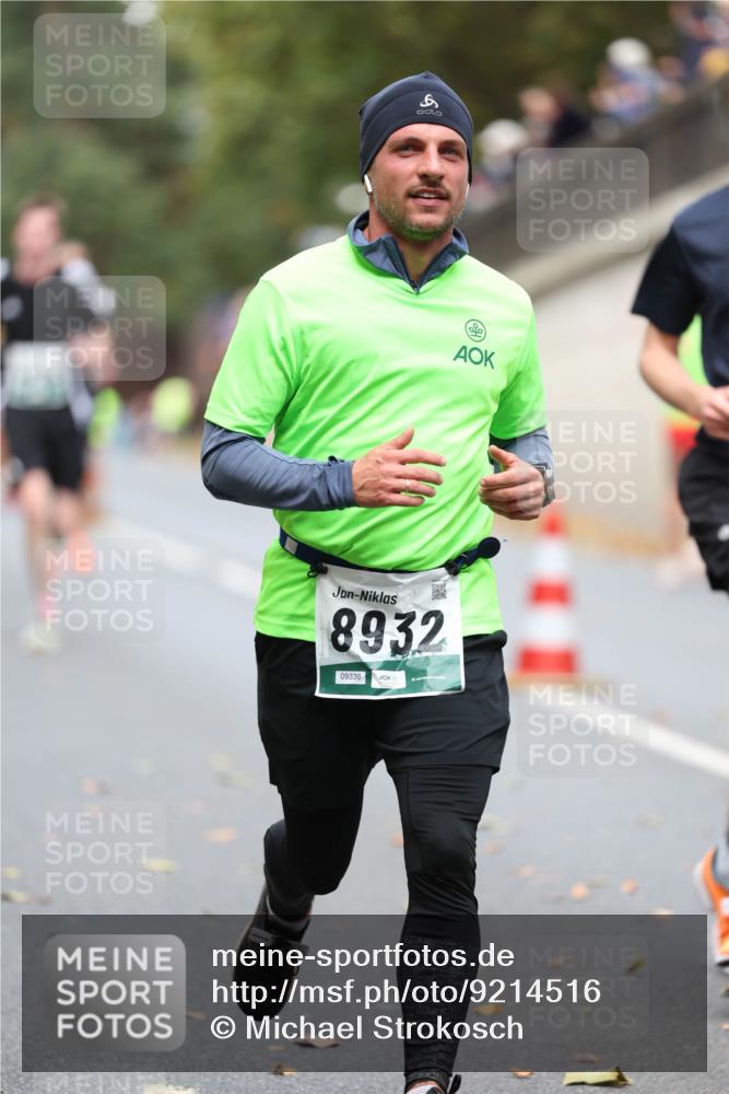 05.10.2025 - 20. swb-Marathon Bremen Michael Strokosch http://msf.ph/oto/9214516 05.10.2025 12:36:37 Laufen 8932, 09336 meine-sportfotos.de