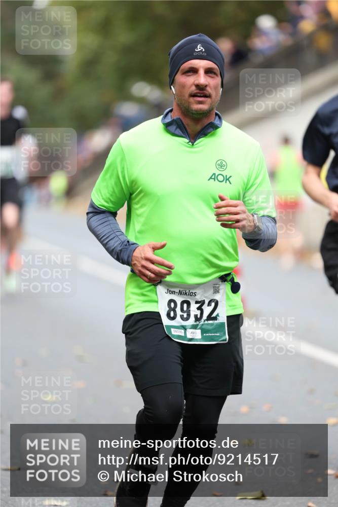 05.10.2025 - 20. swb-Marathon Bremen Michael Strokosch http://msf.ph/oto/9214517 05.10.2025 12:36:37 Laufen 8932, 09336 meine-sportfotos.de