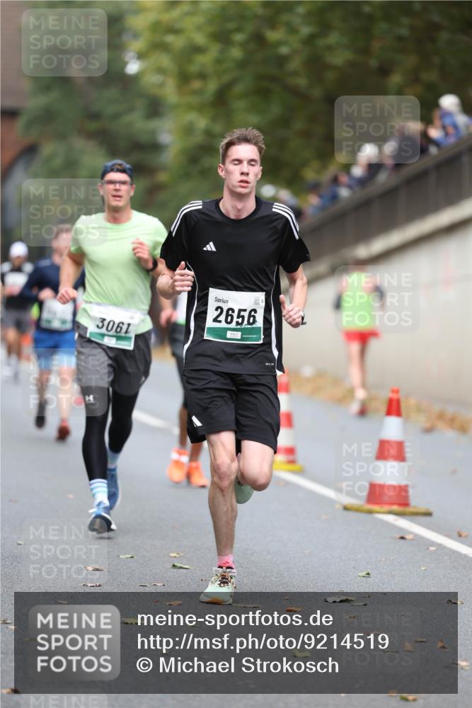 05.10.2025 - 20. swb-Marathon Bremen Michael Strokosch http://msf.ph/oto/9214519 05.10.2025 12:36:39 Laufen 3061, 2656 meine-sportfotos.de