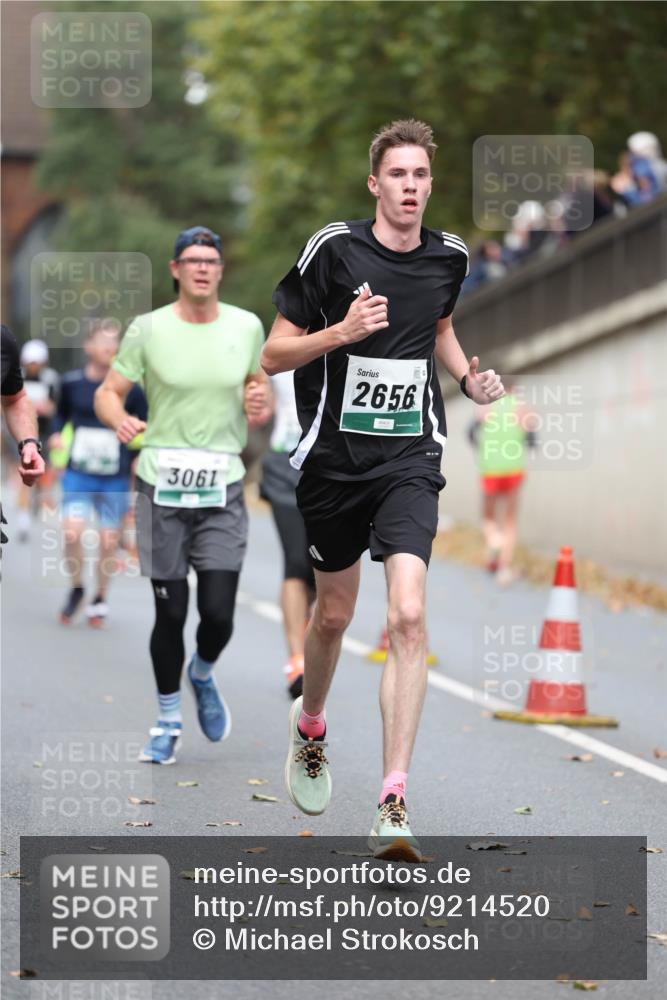 05.10.2025 - 20. swb-Marathon Bremen Michael Strokosch http://msf.ph/oto/9214520 05.10.2025 12:36:39 Laufen 3061, 2656 meine-sportfotos.de