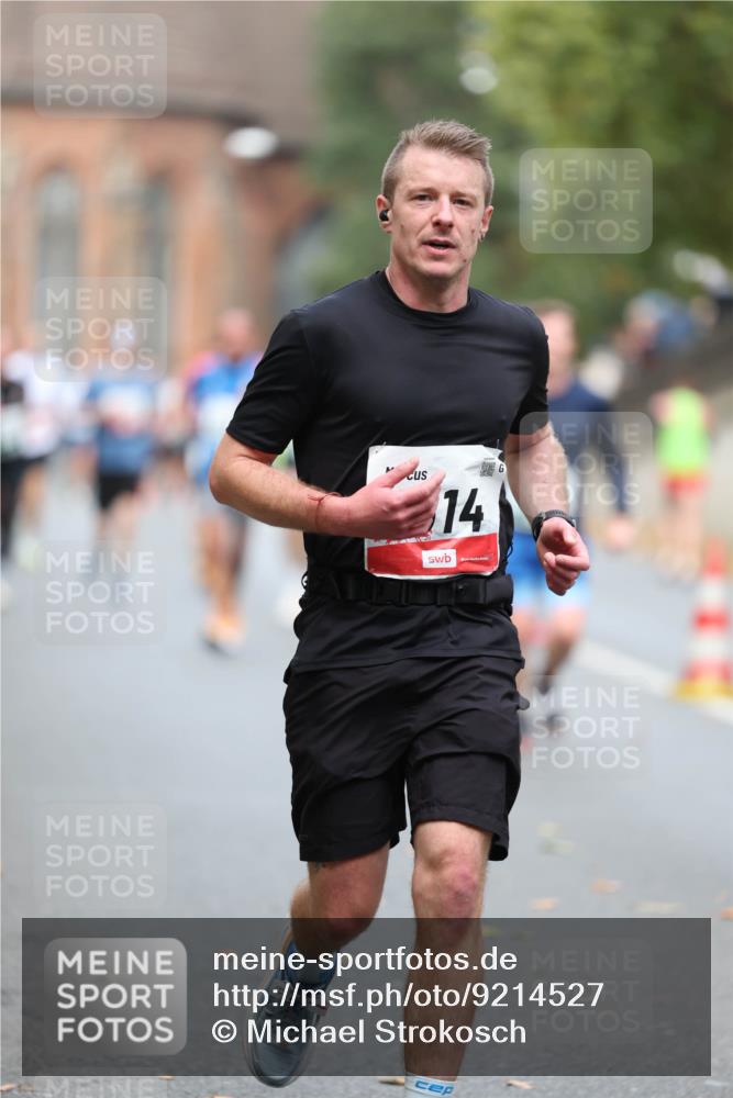 05.10.2025 - 20. swb-Marathon Bremen Michael Strokosch http://msf.ph/oto/9214527 05.10.2025 12:36:42 Laufen 14 meine-sportfotos.de