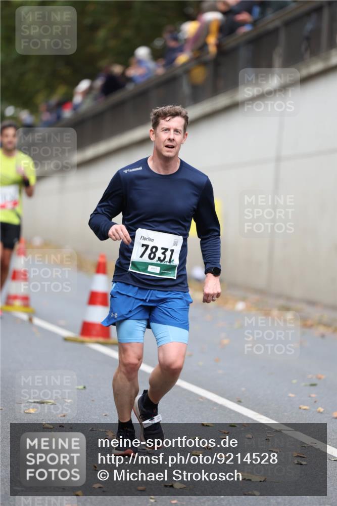 05.10.2025 - 20. swb-Marathon Bremen Michael Strokosch http://msf.ph/oto/9214528 05.10.2025 12:36:44 Laufen 7831 meine-sportfotos.de