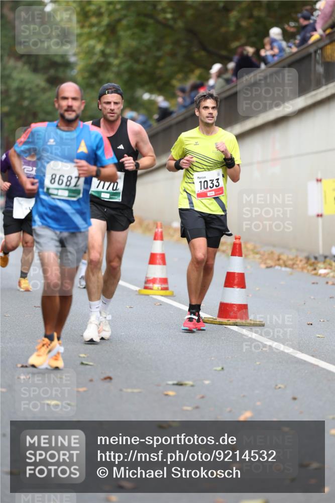 05.10.2025 - 20. swb-Marathon Bremen Michael Strokosch http://msf.ph/oto/9214532 05.10.2025 12:36:46 Laufen 8687, 7170, 1033 meine-sportfotos.de