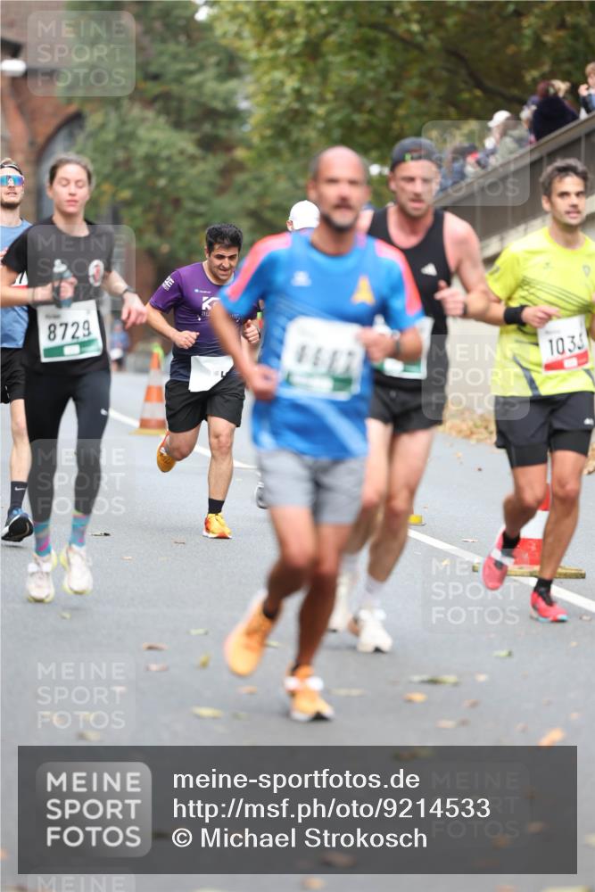 05.10.2025 - 20. swb-Marathon Bremen Michael Strokosch http://msf.ph/oto/9214533 05.10.2025 12:36:46 Laufen 8729, 1033 meine-sportfotos.de