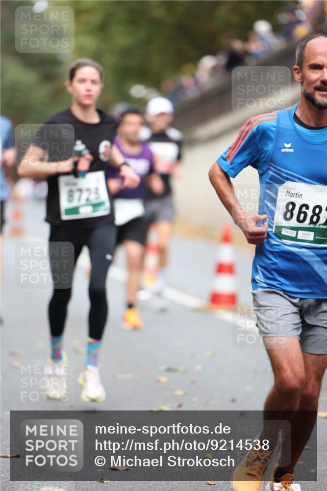 05.10.2025 - 20. swb-Marathon Bremen Michael Strokosch http://msf.ph/oto/9214538 05.10.2025 12:36:48 Laufen 8725, 868, 09022 meine-sportfotos.de