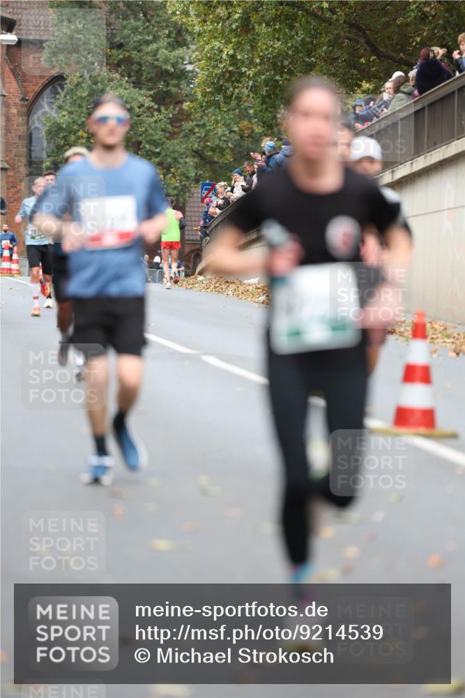 05.10.2025 - 20. swb-Marathon Bremen Michael Strokosch http://msf.ph/oto/9214539 05.10.2025 12:36:48 Laufen 297 meine-sportfotos.de