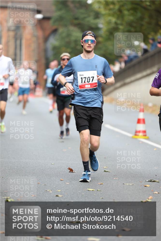 05.10.2025 - 20. swb-Marathon Bremen Michael Strokosch http://msf.ph/oto/9214540 05.10.2025 12:36:49 Laufen 1707 meine-sportfotos.de