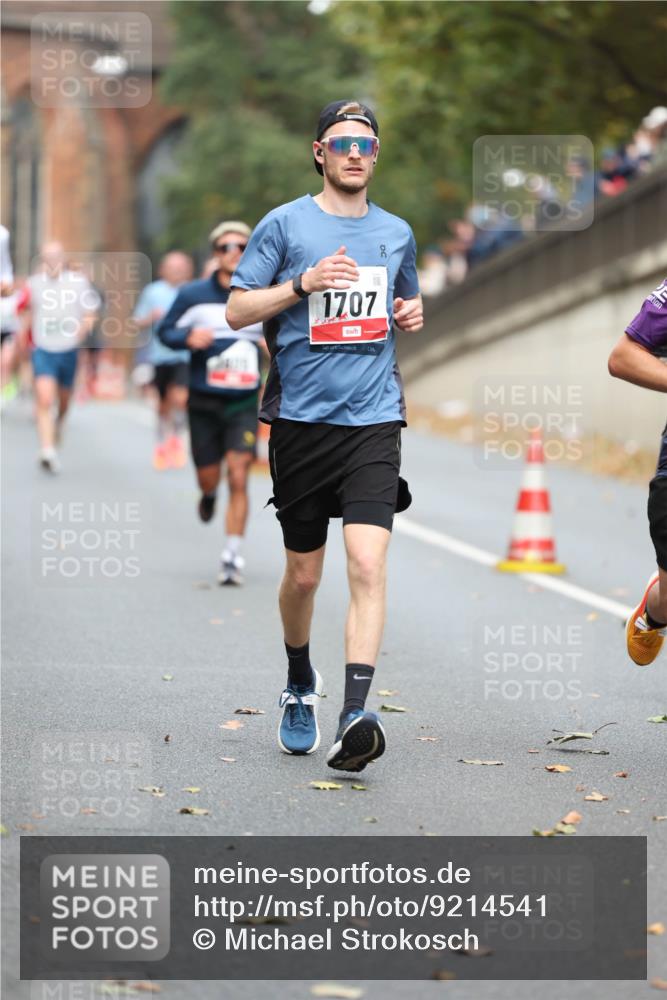05.10.2025 - 20. swb-Marathon Bremen Michael Strokosch http://msf.ph/oto/9214541 05.10.2025 12:36:49 Laufen 1707 meine-sportfotos.de