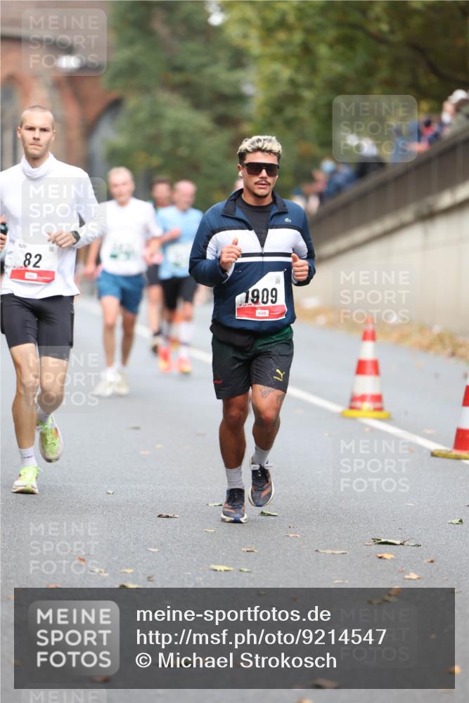 05.10.2025 - 20. swb-Marathon Bremen Michael Strokosch http://msf.ph/oto/9214547 05.10.2025 12:36:52 Laufen 82, 1909 meine-sportfotos.de