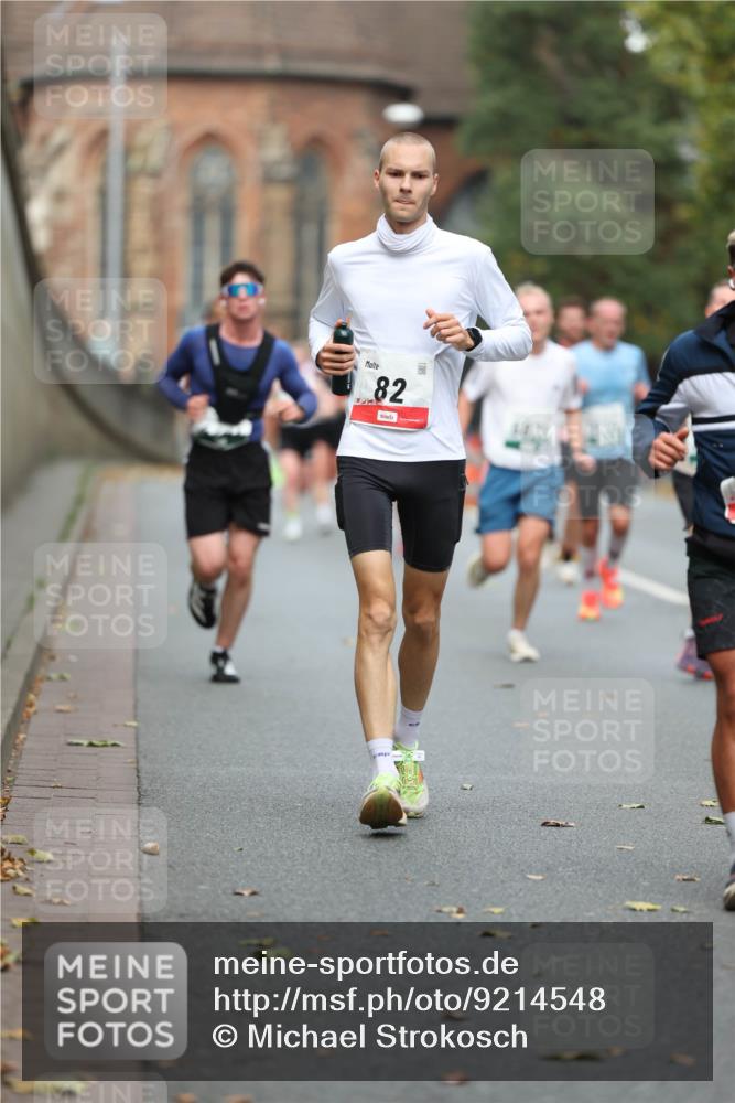05.10.2025 - 20. swb-Marathon Bremen Michael Strokosch http://msf.ph/oto/9214548 05.10.2025 12:36:52 Laufen 82 meine-sportfotos.de