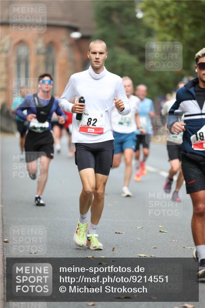 05.10.2025 - 20. swb-Marathon Bremen Michael Strokosch http://msf.ph/oto/9214551 05.10.2025 12:36:53 Laufen 82, 19 meine-sportfotos.de