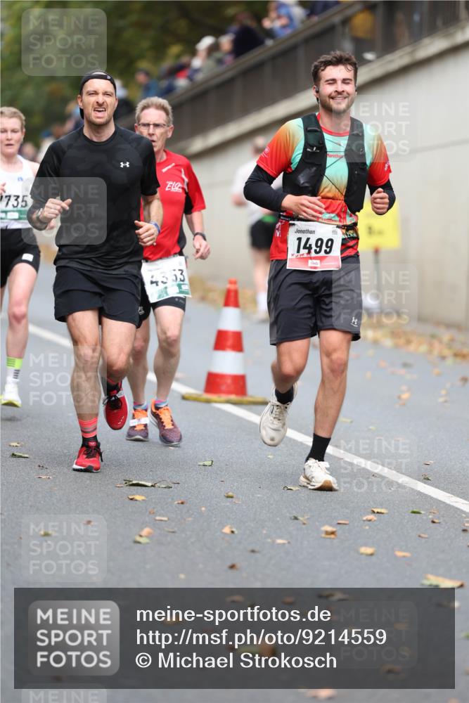05.10.2025 - 20. swb-Marathon Bremen Michael Strokosch http://msf.ph/oto/9214559 05.10.2025 12:36:59 Laufen 735, 43, 53, 1499 meine-sportfotos.de