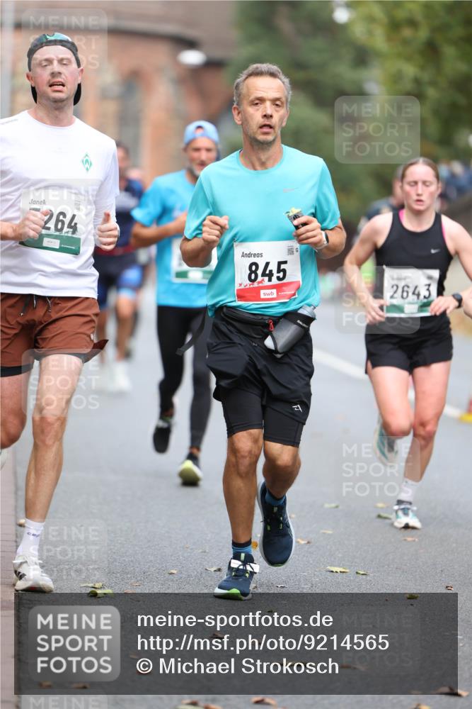 05.10.2025 - 20. swb-Marathon Bremen Michael Strokosch http://msf.ph/oto/9214565 05.10.2025 12:37:01 Laufen 264, 845, 2643 meine-sportfotos.de