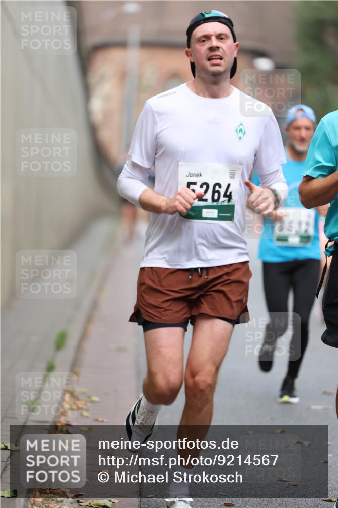 05.10.2025 - 20. swb-Marathon Bremen Michael Strokosch http://msf.ph/oto/9214567 05.10.2025 12:37:02 Laufen 5264, 8632 meine-sportfotos.de