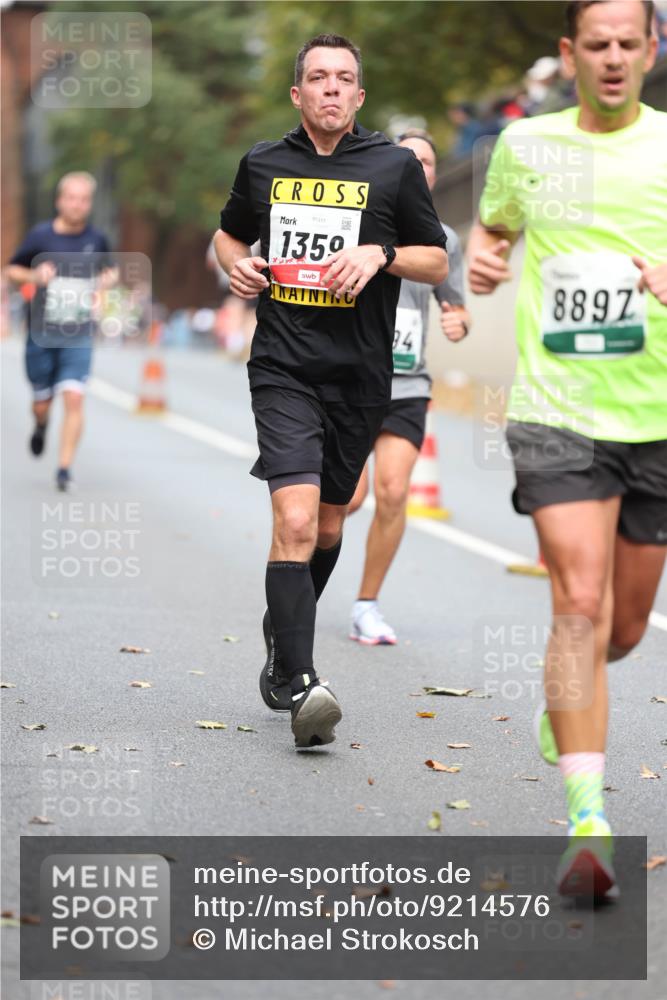 05.10.2025 - 20. swb-Marathon Bremen Michael Strokosch http://msf.ph/oto/9214576 05.10.2025 12:37:08 Laufen 01377, 1359, 8897 meine-sportfotos.de