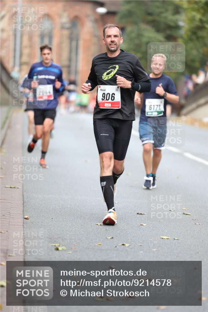 05.10.2025 - 20. swb-Marathon Bremen Michael Strokosch http://msf.ph/oto/9214578 05.10.2025 12:37:10 Laufen 906, 6171 meine-sportfotos.de