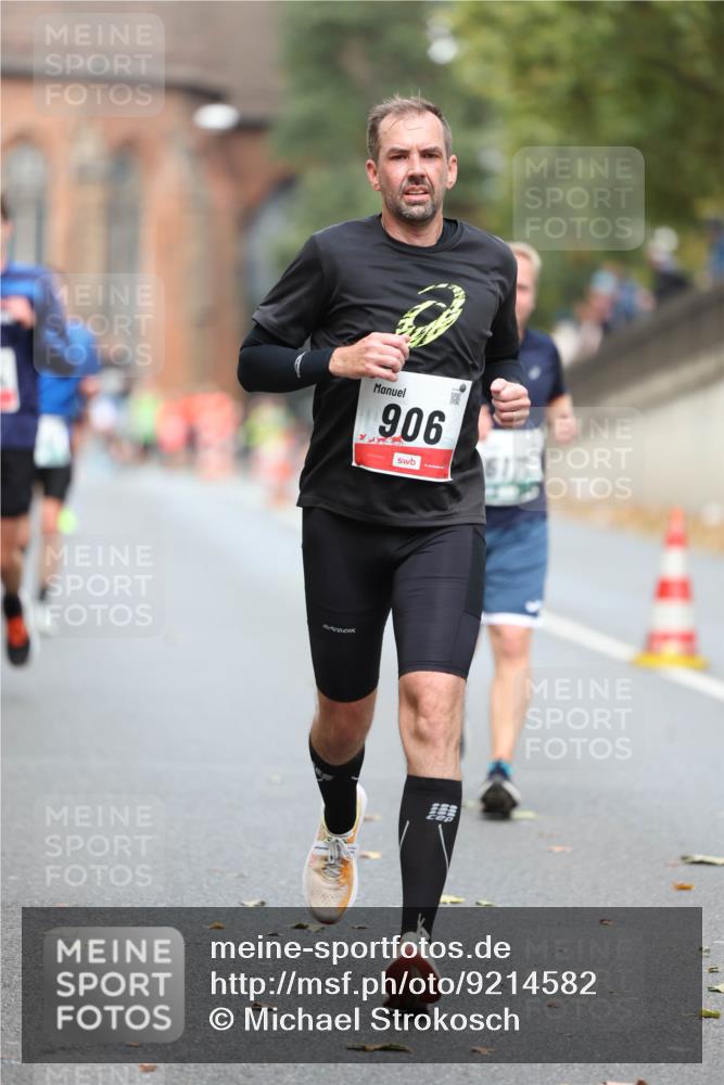 05.10.2025 - 20. swb-Marathon Bremen Michael Strokosch http://msf.ph/oto/9214582 05.10.2025 12:37:11 Laufen 906, 6176 meine-sportfotos.de