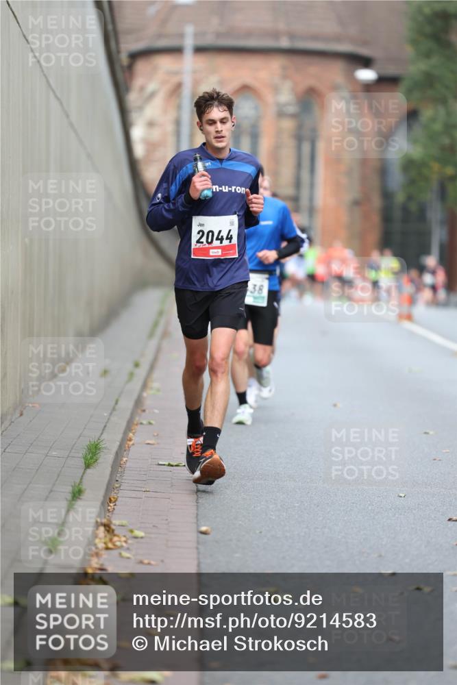 05.10.2025 - 20. swb-Marathon Bremen Michael Strokosch http://msf.ph/oto/9214583 05.10.2025 12:37:12 Laufen 2044, 38 meine-sportfotos.de