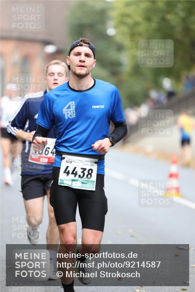 05.10.2025 - 20. swb-Marathon Bremen Michael Strokosch http://msf.ph/oto/9214587 05.10.2025 12:37:16 Laufen 64, 4438 meine-sportfotos.de