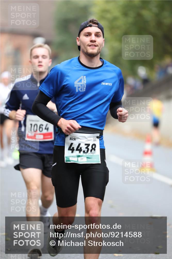 05.10.2025 - 20. swb-Marathon Bremen Michael Strokosch http://msf.ph/oto/9214588 05.10.2025 12:37:17 Laufen 1064, 4438, 04775 meine-sportfotos.de