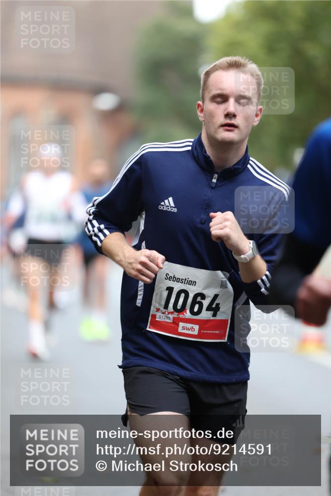 05.10.2025 - 20. swb-Marathon Bremen Michael Strokosch http://msf.ph/oto/9214591 05.10.2025 12:37:18 Laufen 1064, 01285, 21 meine-sportfotos.de