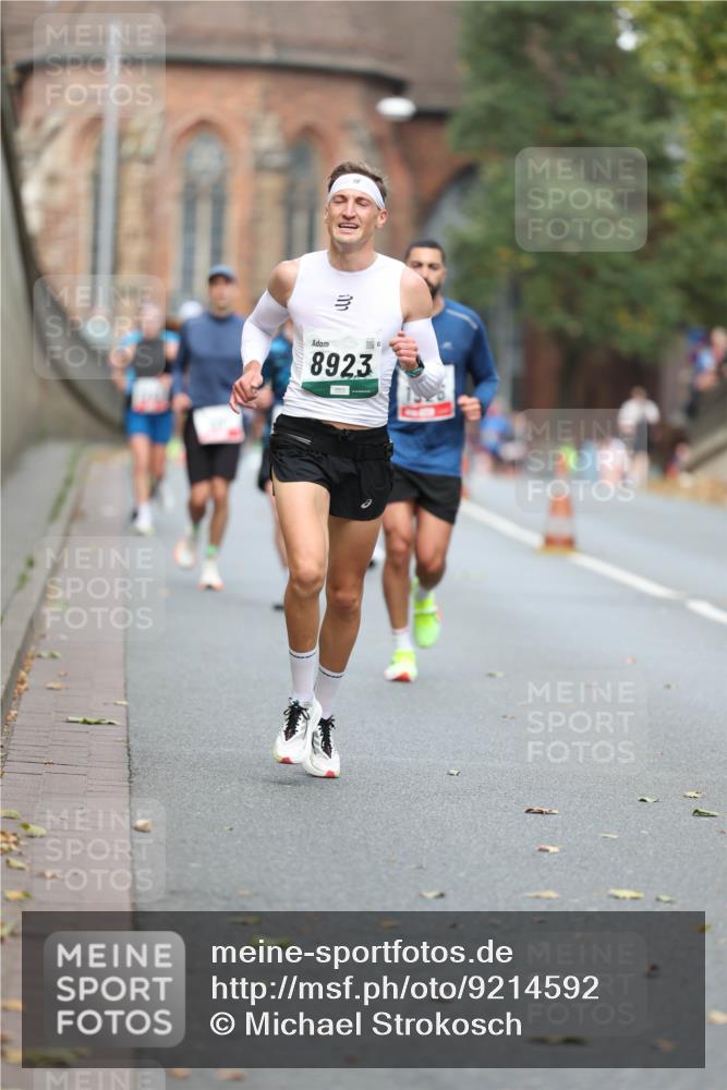 05.10.2025 - 20. swb-Marathon Bremen Michael Strokosch http://msf.ph/oto/9214592 05.10.2025 12:37:19 Laufen 8923 meine-sportfotos.de