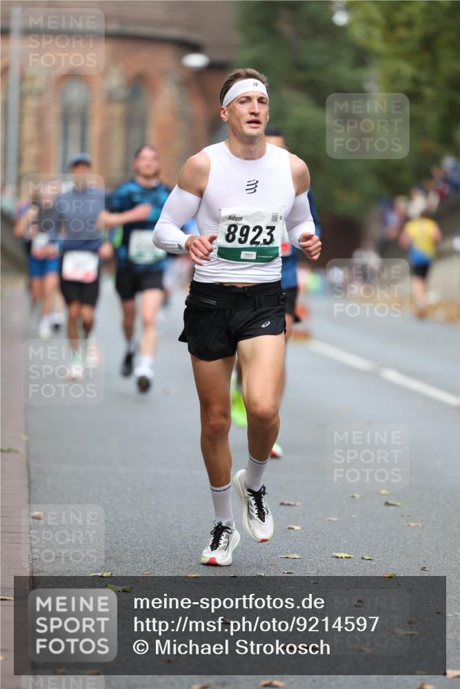 05.10.2025 - 20. swb-Marathon Bremen Michael Strokosch http://msf.ph/oto/9214597 05.10.2025 12:37:20 Laufen 8923 meine-sportfotos.de