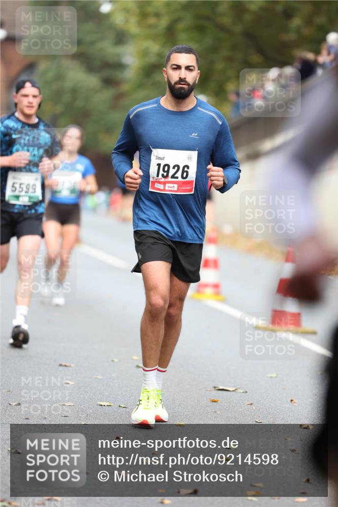05.10.2025 - 20. swb-Marathon Bremen Michael Strokosch http://msf.ph/oto/9214598 05.10.2025 12:37:22 Laufen 5599, 1926, 01150 meine-sportfotos.de
