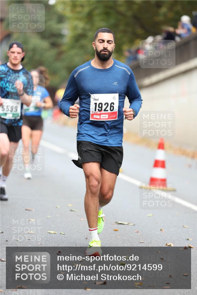 05.10.2025 - 20. swb-Marathon Bremen Michael Strokosch http://msf.ph/oto/9214599 05.10.2025 12:37:23 Laufen 5599, 1926, 01150 meine-sportfotos.de