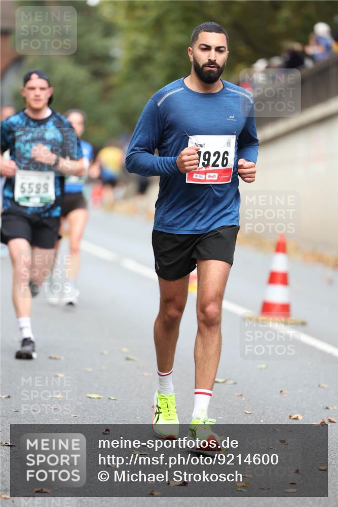05.10.2025 - 20. swb-Marathon Bremen Michael Strokosch http://msf.ph/oto/9214600 05.10.2025 12:37:23 Laufen 5599, 1926, 01150 meine-sportfotos.de