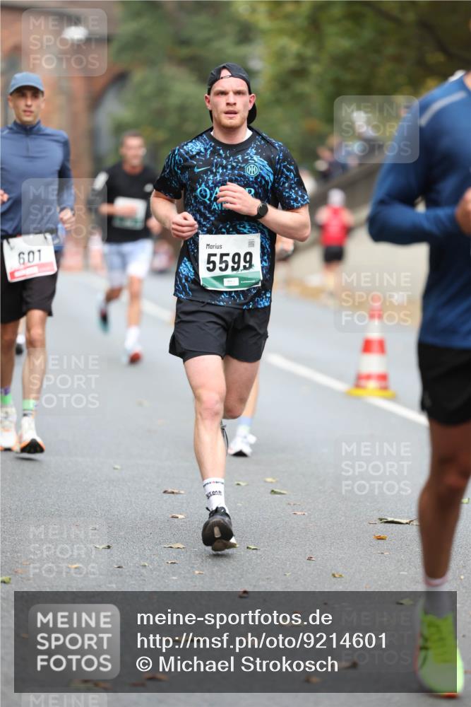 05.10.2025 - 20. swb-Marathon Bremen Michael Strokosch http://msf.ph/oto/9214601 05.10.2025 12:37:24 Laufen 601, 5599 meine-sportfotos.de