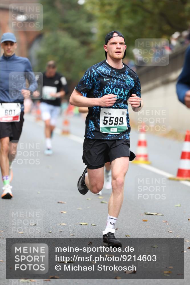 05.10.2025 - 20. swb-Marathon Bremen Michael Strokosch http://msf.ph/oto/9214603 05.10.2025 12:37:24 Laufen 601, 5599 meine-sportfotos.de