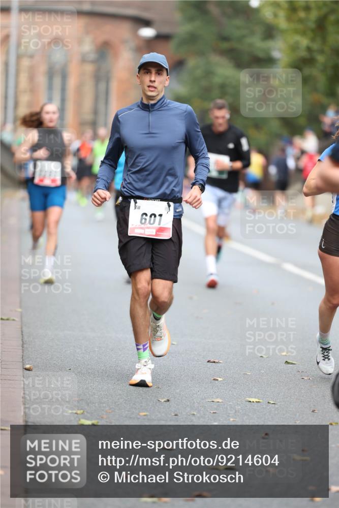 05.10.2025 - 20. swb-Marathon Bremen Michael Strokosch http://msf.ph/oto/9214604 05.10.2025 12:37:25 Laufen 601, 1 meine-sportfotos.de